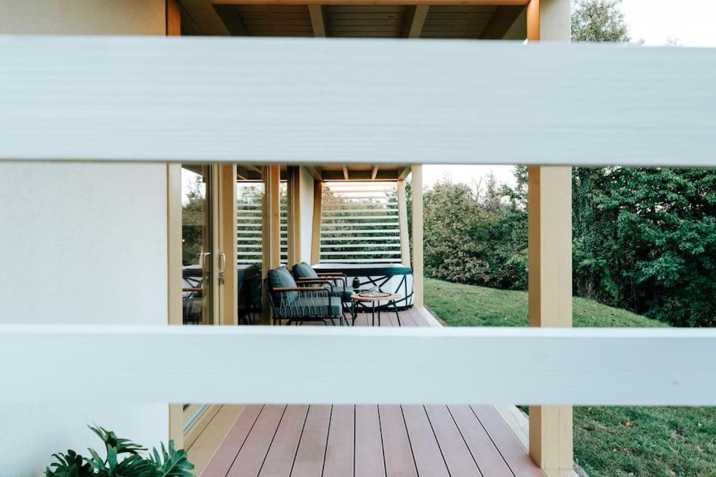 Holiday House Hona Lux Velike Lasce Kültér fotó