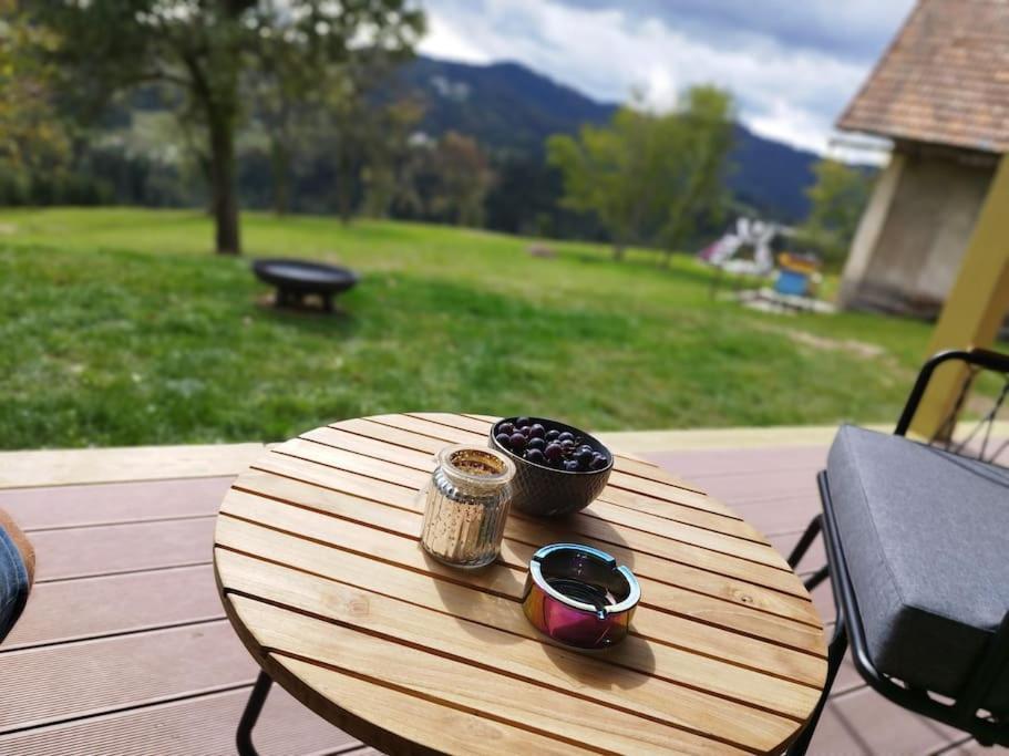 Holiday House Hona Lux Velike Lasce Kültér fotó