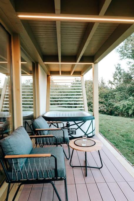 Holiday House Hona Lux Velike Lasce Kültér fotó