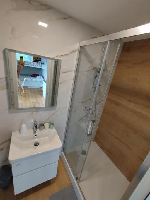 Holiday House Hona Lux Velike Lasce Kültér fotó
