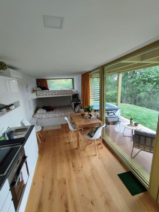 Holiday House Hona Lux Velike Lasce Kültér fotó