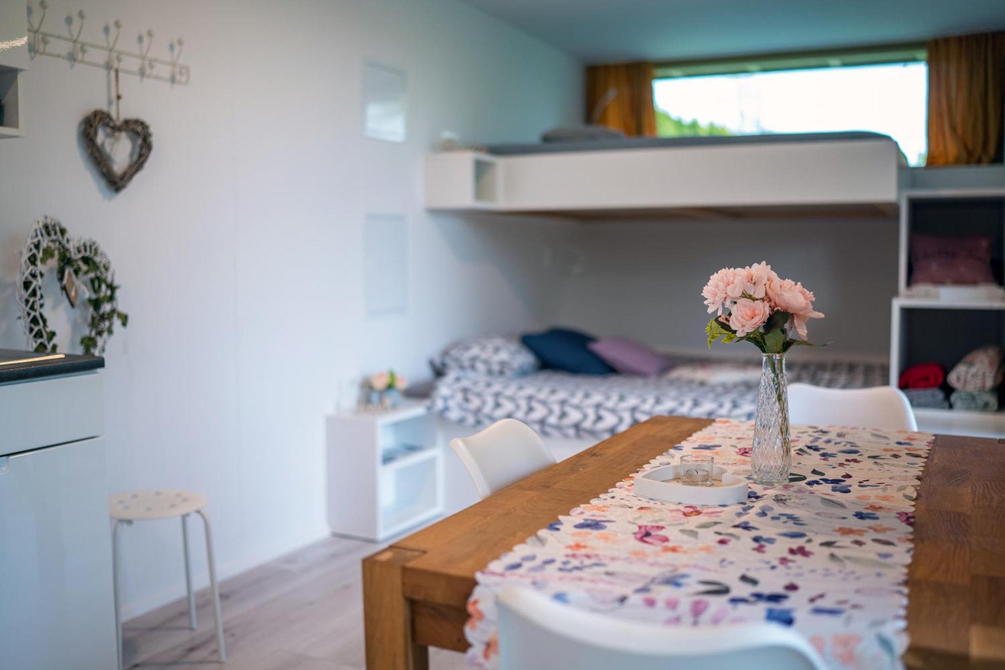 Holiday House Hona Lux Velike Lasce Kültér fotó